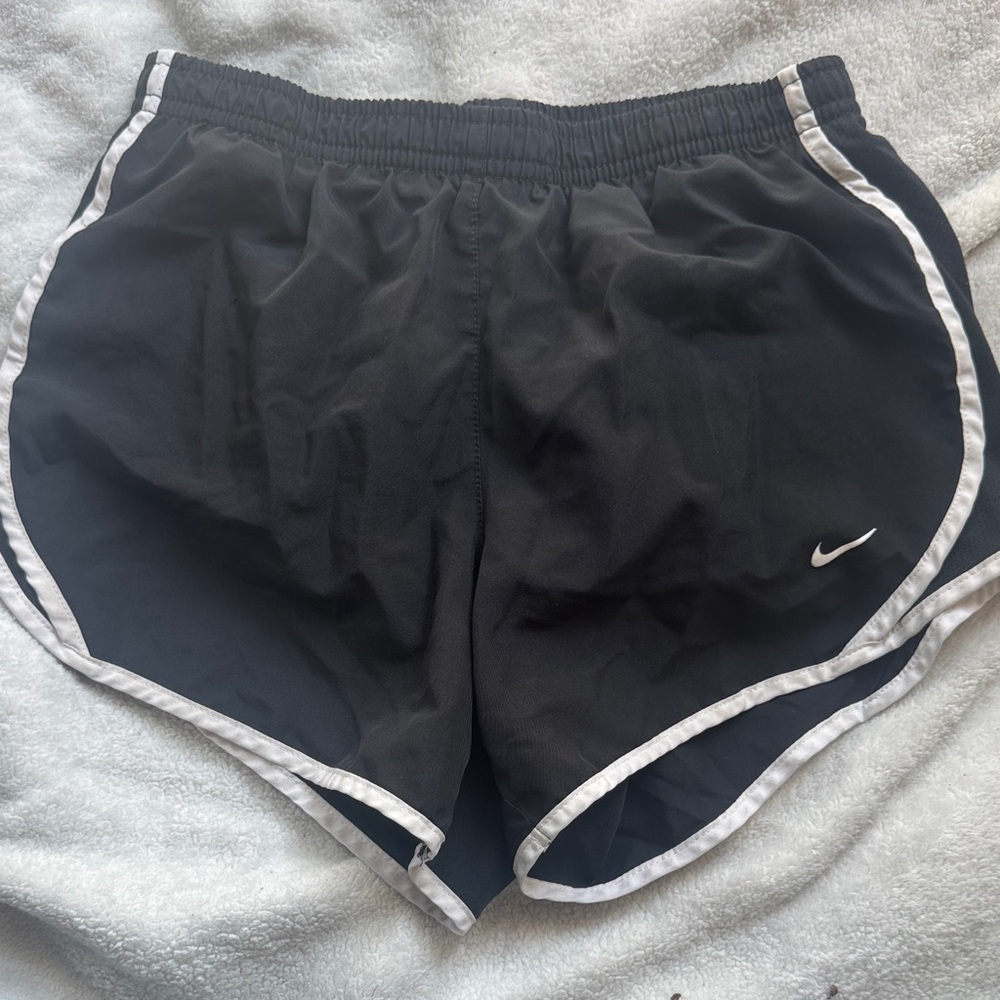 Nike GIRL’s medium Black and White Athletic Shorts